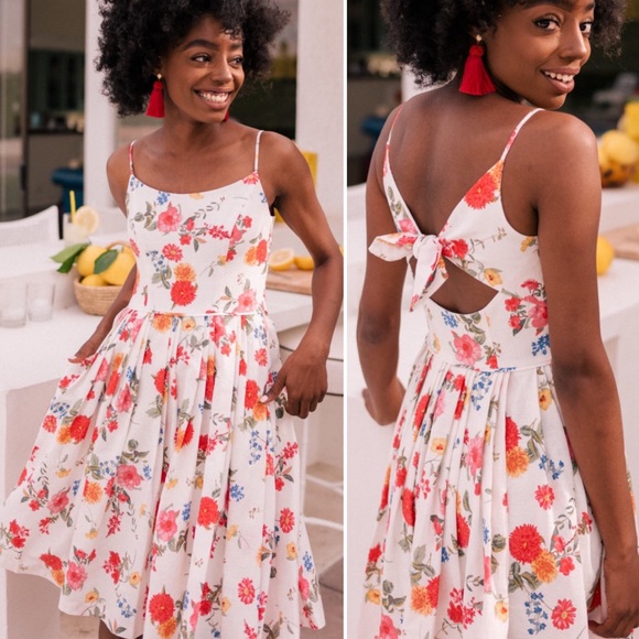 Gal Meets Glam Dresses & Skirts - Gal Meets Glam Cassie Linen Floral Tie Back Dress